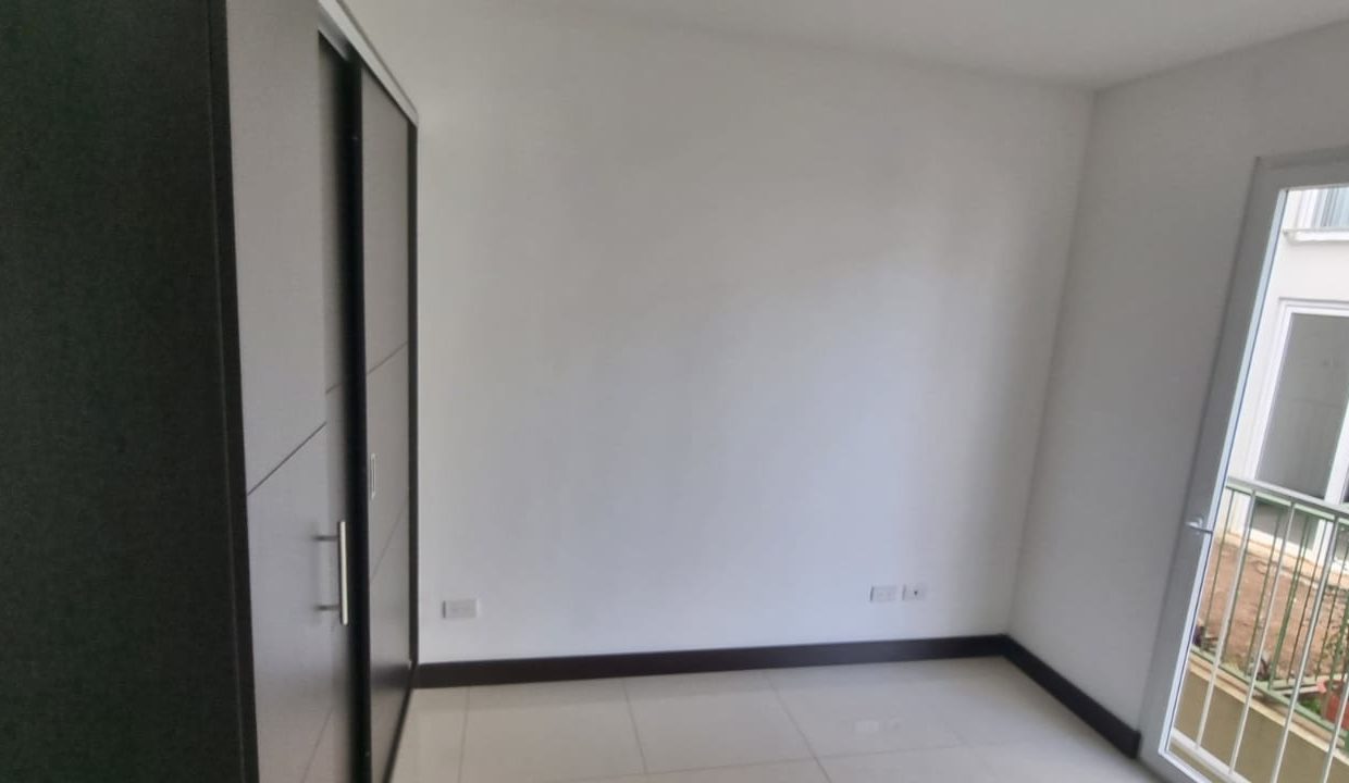 0e2d4724-eb20-4bf8-8a94-4fb748d4ee40